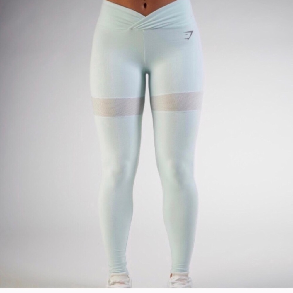 Nikki blackletter gym shark